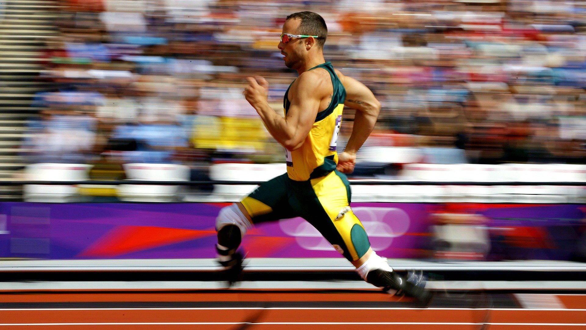 冰与火之歌,当F1引擎在尼斯海岸撞上加时赛的冰岛战吼