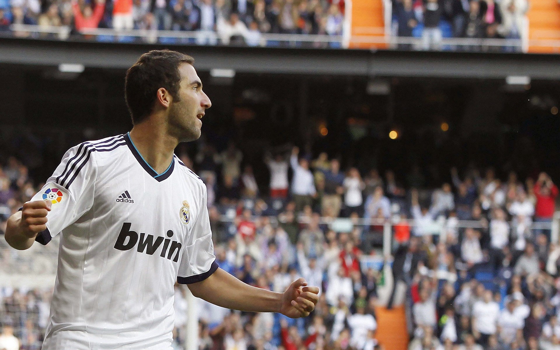 马刺踏平快船，当伦纳德在F1新赛季揭幕战接管比赛